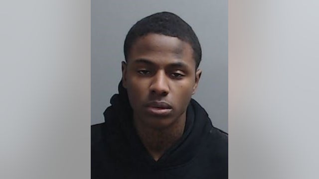 2 Oak Brook burglary suspects arrested, alleged accomplices shot in Chicago robbery attempt: police