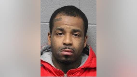Man arrested on multiple felony charges in CTA train stabbing: police