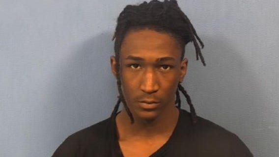 Bond denied for Chicago man charged in suburban armed robbery: prosecutors