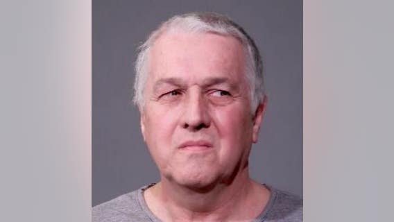 Chicago area sex offender took photos of boys at pool, police say