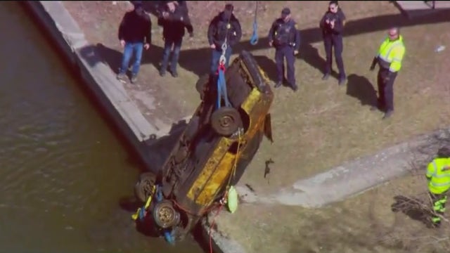 Karen Schepers' vehicle was found in 2022 by Elgin Fire Department but not identified: police