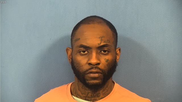 Chicago man drove 113 mph, jumped down 20ft wall to elude police: prosecutors