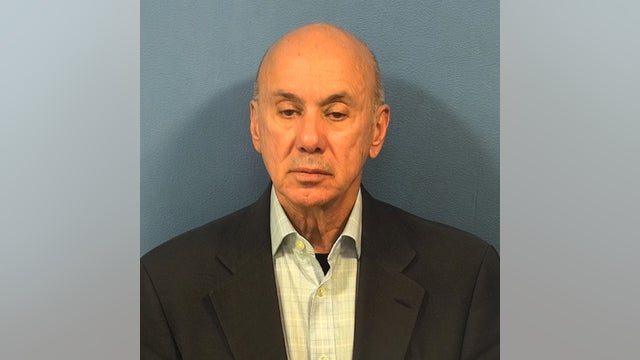 Disbarred Illinois attorney used stolen information for loans, luxury car: prosecutors