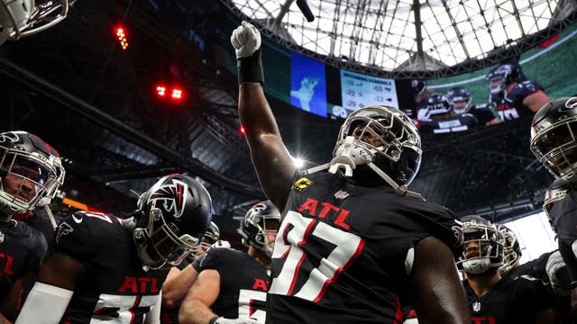 Drew Dalman, Grady Jarrett, Dayo Odeynigbo: Grading the Chicago Bears on the first day of NFL free agency