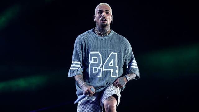 Chris Brown announces Wrigley Field show