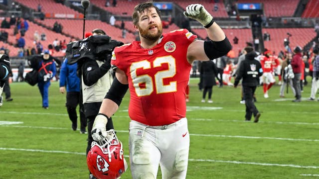 Chicago Bears extend Pro Bowl guard Joe Thuney