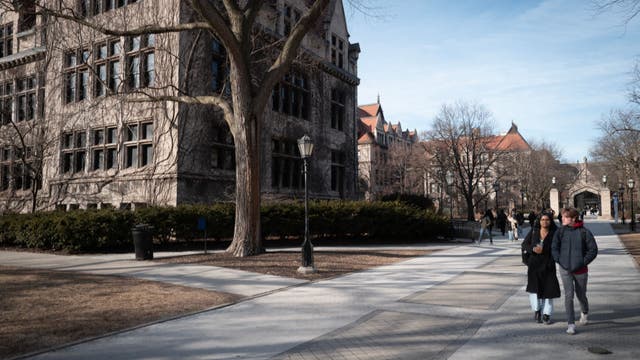 3 University of Chicago students robbed at gunpoint, suspects sought: officials