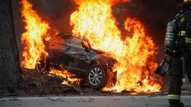 1 dead after fiery crash in Chicago’s northwest suburbs