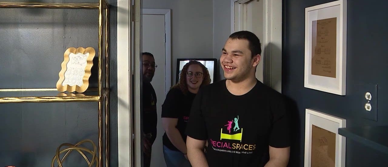 Illinois teen with cancer surprised with dream bedroom makeover