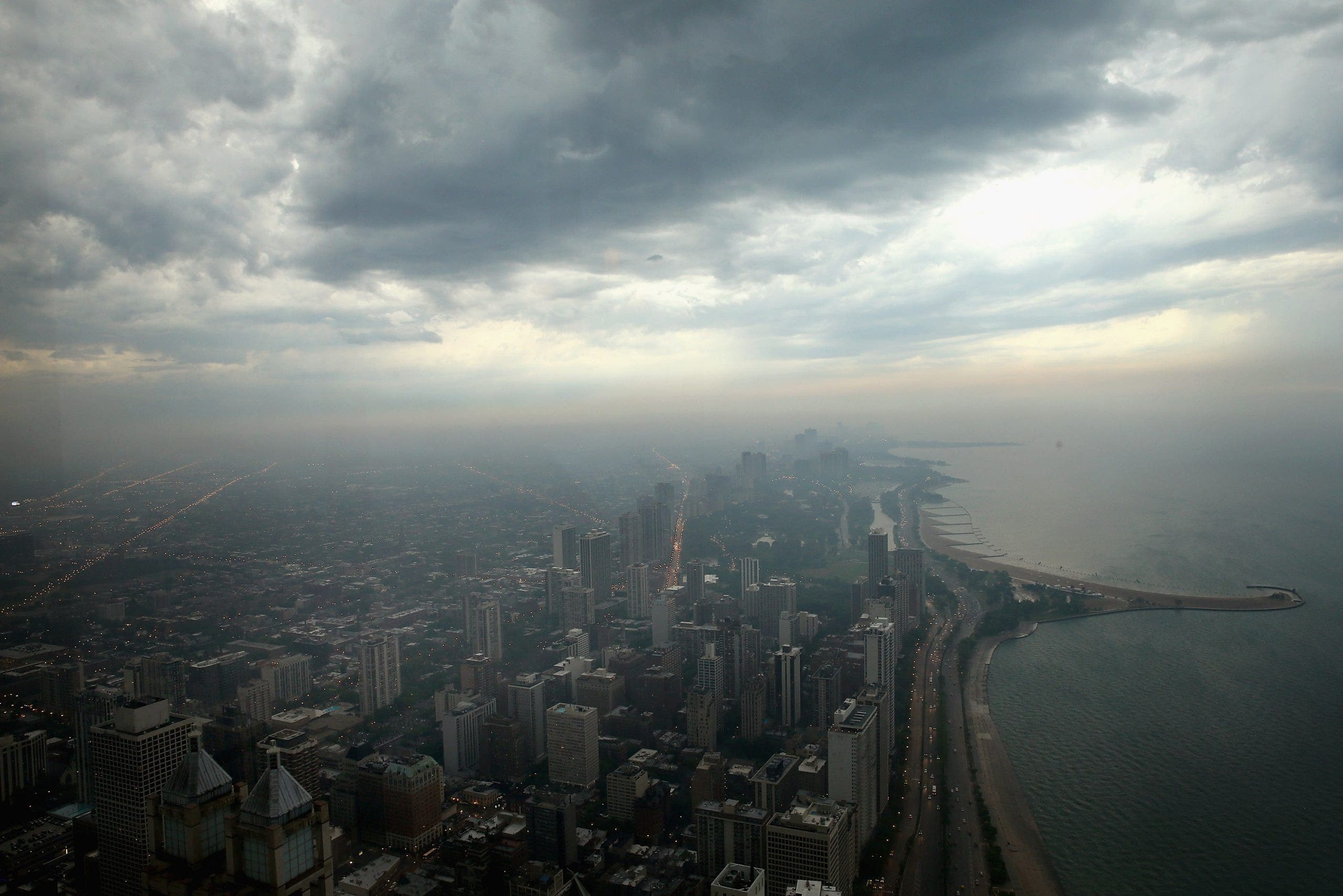 Chicago severe weather: Tornadoes, large hail and damaging winds possible today