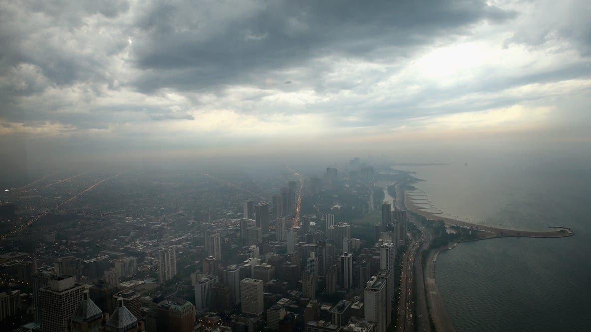 LIVE | Strong thunderstorms linger across Chicago area into late tonight