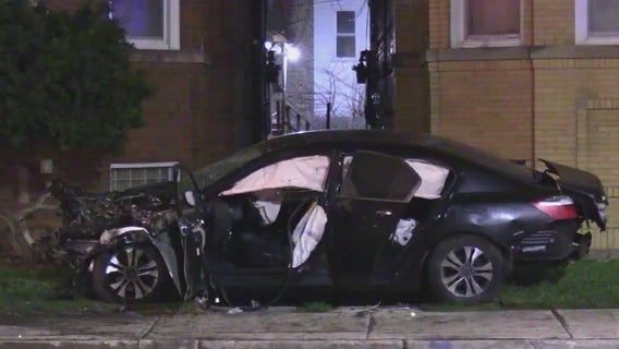 2 men killed in Chicago crash on West Side, police say