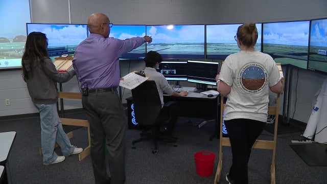 Lewis University trains future air traffic controllers amid growing national shortage