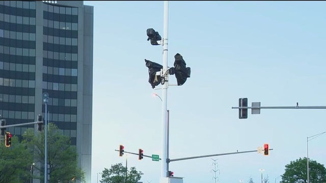 Red-light cameras pulled for good near Oakbrook Center after legal fight