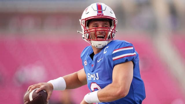 In tight-lipped QB battle, Preston Stone offers more than just production for Northwestern football