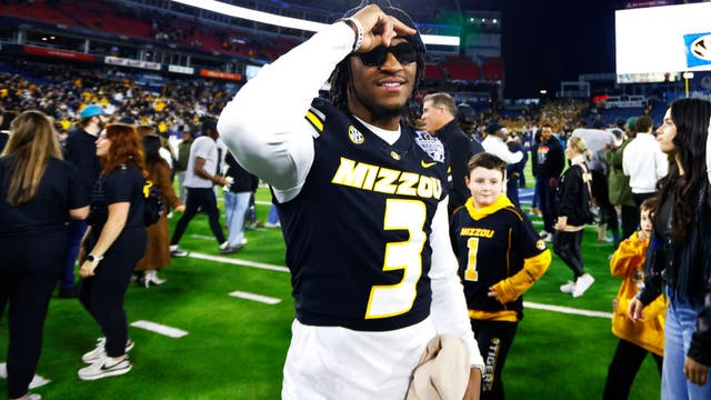 Chicago Bears sign rookie Luther Burden, finalize contracts with 2025 draft class