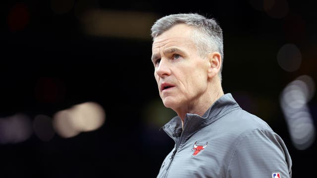 Chicago Bulls coach Billy Donovan, Sky star Sylvia Fowles elected to Basketball Hall of Fame