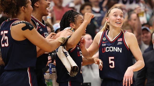 Paige Bueckers and UConn dominate South Carolina, winning title No. 12 for Geno Auriemma