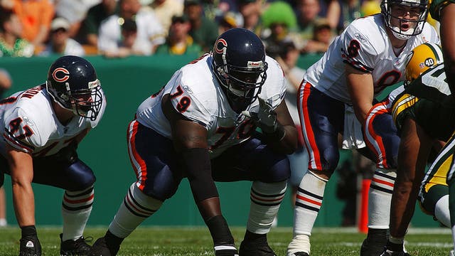 How former Chicago Bears OL Steve Edwards' playing days helps him protect the next generation