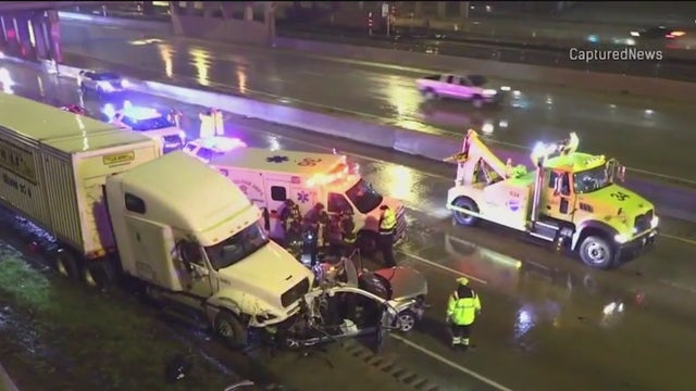 Driver killed, 1 hurt on I-94 after semi hits car, Illinois State Police say