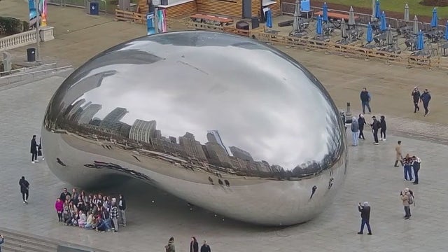 Chicago weather: Gusty winds and snow showers sweep through the city