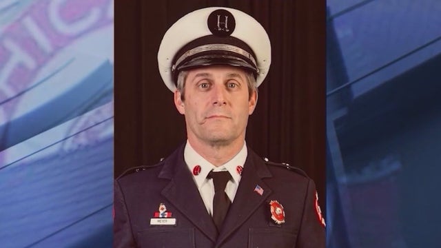Fallen Chicago fire captain honored at wake after death in West Side blaze