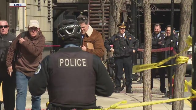 Man shot by Chicago police in River North, COPA investigating