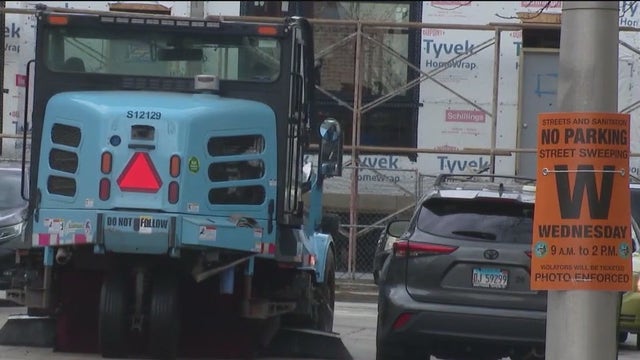 Street sweeping season returns to Chicago: What drivers need to know