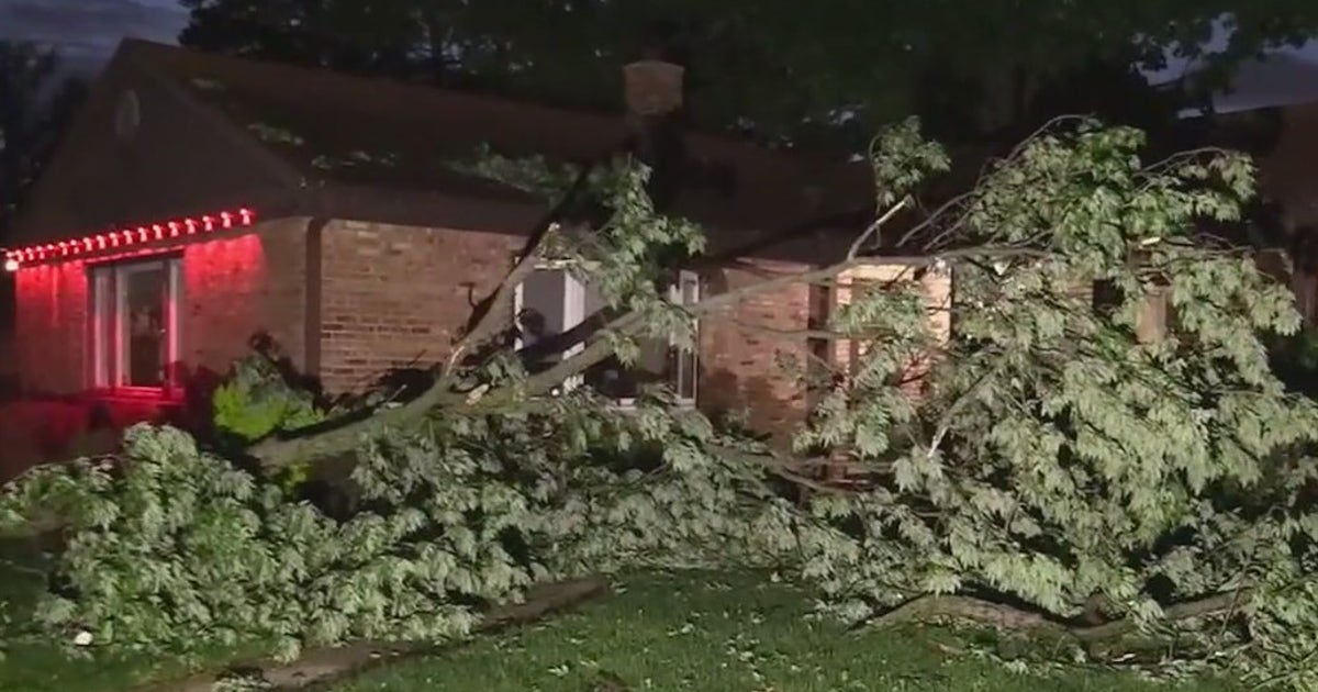 Chicago storm cleanup: Over 40K without power after destructive winds ...