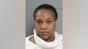 Chicago woman charged in triple stabbing