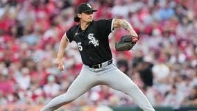 Davis Martin helps the White Sox beat the slumping Reds 4-2