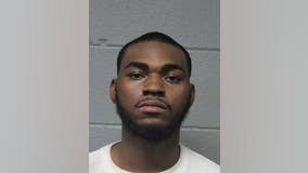 Man fired gun from underground Chicago CTA station up toward State Street, police say