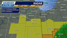 Dust storm sweeps over Chicagoland, severe weather possible