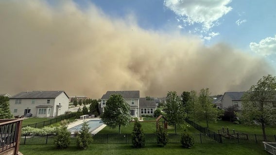 Chicago dust storm: High winds, dry soil create hazardous travel
