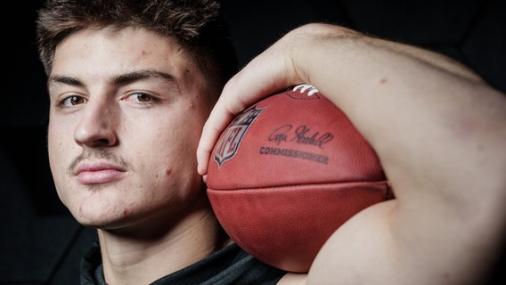 Telander: In tiny Gooding, Idaho, football and farm work made Chicago Bears Colston Loveland NFL-ready