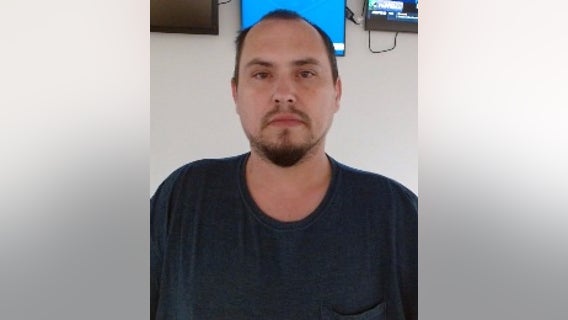 Chicago area man robbed fast food restaurant at knifepoint, police say