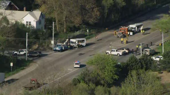 Mini buses carrying student athletes crash in NW Indiana; injuries reported