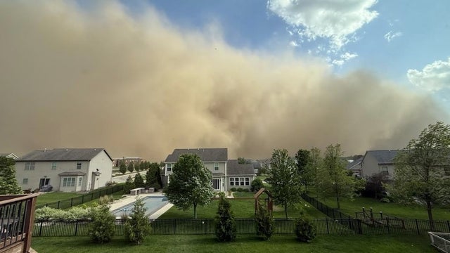 Chicago dust storm: High winds, dry soil create hazardous travel