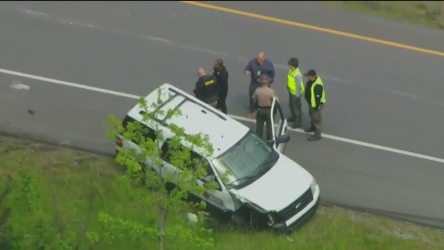 2 in custody after Cook County crash that left Illinois State trooper hurt: ISP