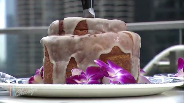 Tasting Chicago: Smash burgers, fondue and a cinnamon roll that’s bigger than your head