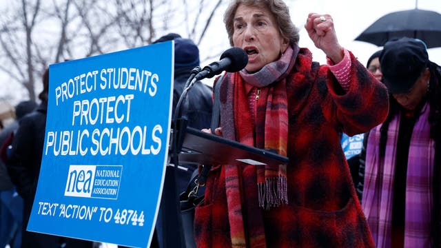Jan Schakowsky, longtime U.S. rep for Chicago’s north suburbs, won’t run for reelection in 2026