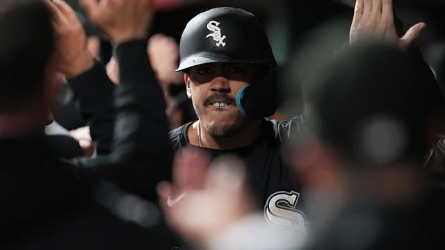 Miguel Vargas’ 3-run homer in 10th sends White Sox to 5-1 win over Reds