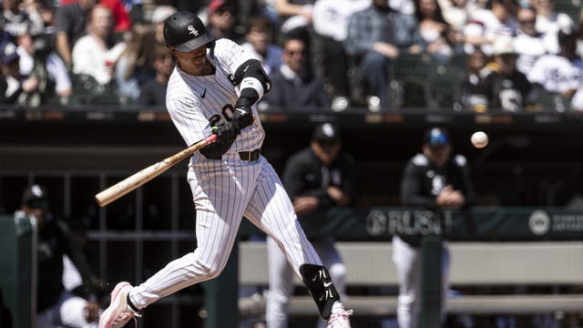 García hits a big 2-run double as the Rangers stop a 6-game slide by edging the White Sox 5-4