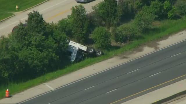 Deadly rollover crash on I-55 in DuPage County causes major delays: ISP