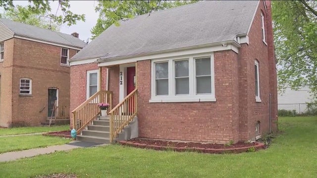 Village of Dolton intends to purchase Pope Leo's boyhood home, potentially blocking auction
