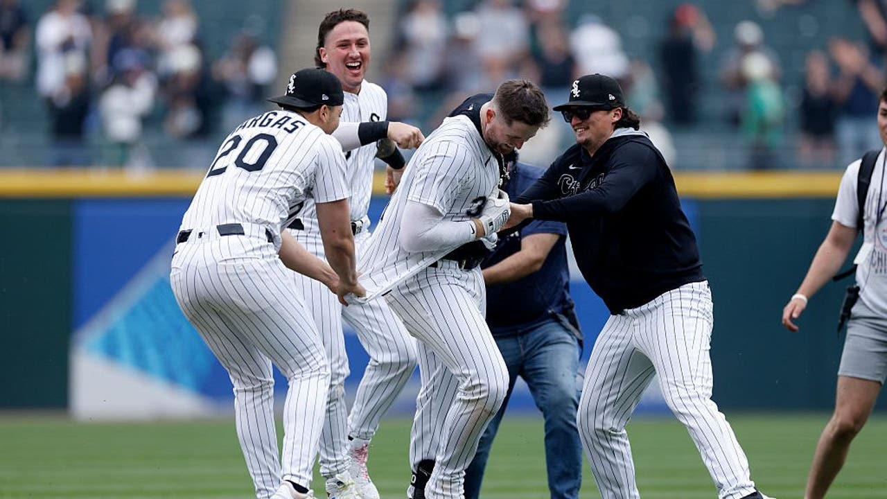 White Sox win 10th-inning walk-off over Tigers to split series