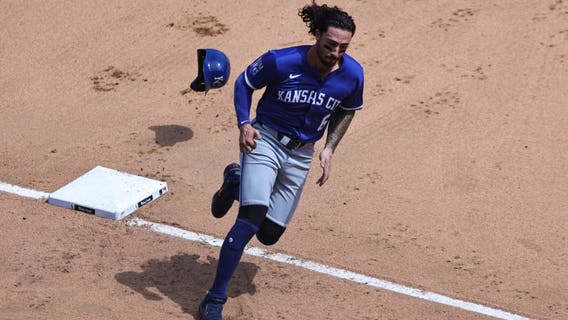 Jonathan India hits a tiebreaking double as the Royals beat the White Sox 7-5