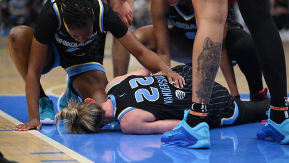 Sky guard Courtney Vandersloot to miss remainder of season with torn ACL