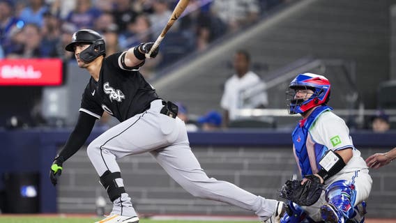 Vargas has tiebreaking hit in 8th inning as White Sox rally to beat Blue Jays 4-2