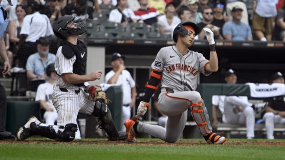 White Sox rally for 4 runs in seventh to beat Giants 5-2 and keep Verlander winless